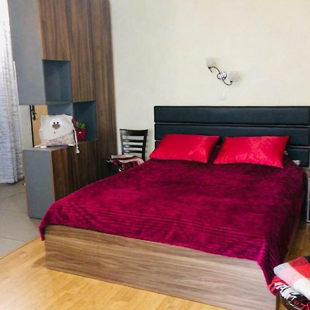 Appartement Peremohy Avenue 17 à Kiev Extérieur photo